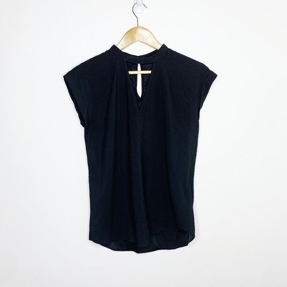Express Tops - Express - Black Keyhole Top
